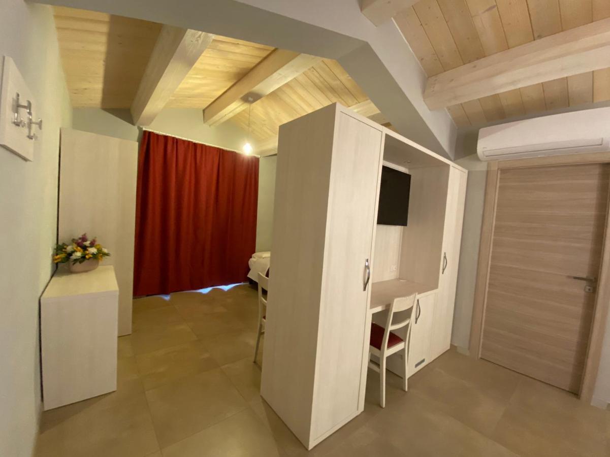 Il Villino Agriturismo B&B Belforte del Chienti ภายนอก รูปภาพ