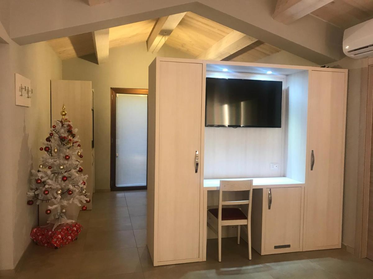 Il Villino Agriturismo B&B Belforte del Chienti ภายนอก รูปภาพ