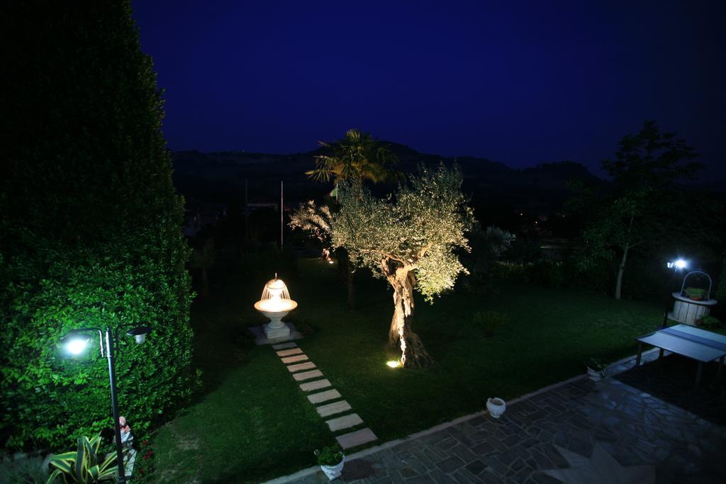 Il Villino Agriturismo B&B Belforte del Chienti ภายนอก รูปภาพ