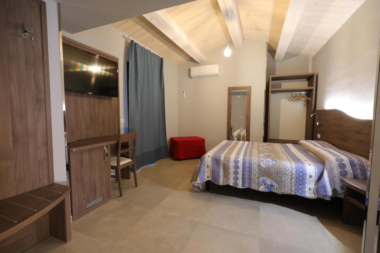 Il Villino Agriturismo B&B Belforte del Chienti ภายนอก รูปภาพ