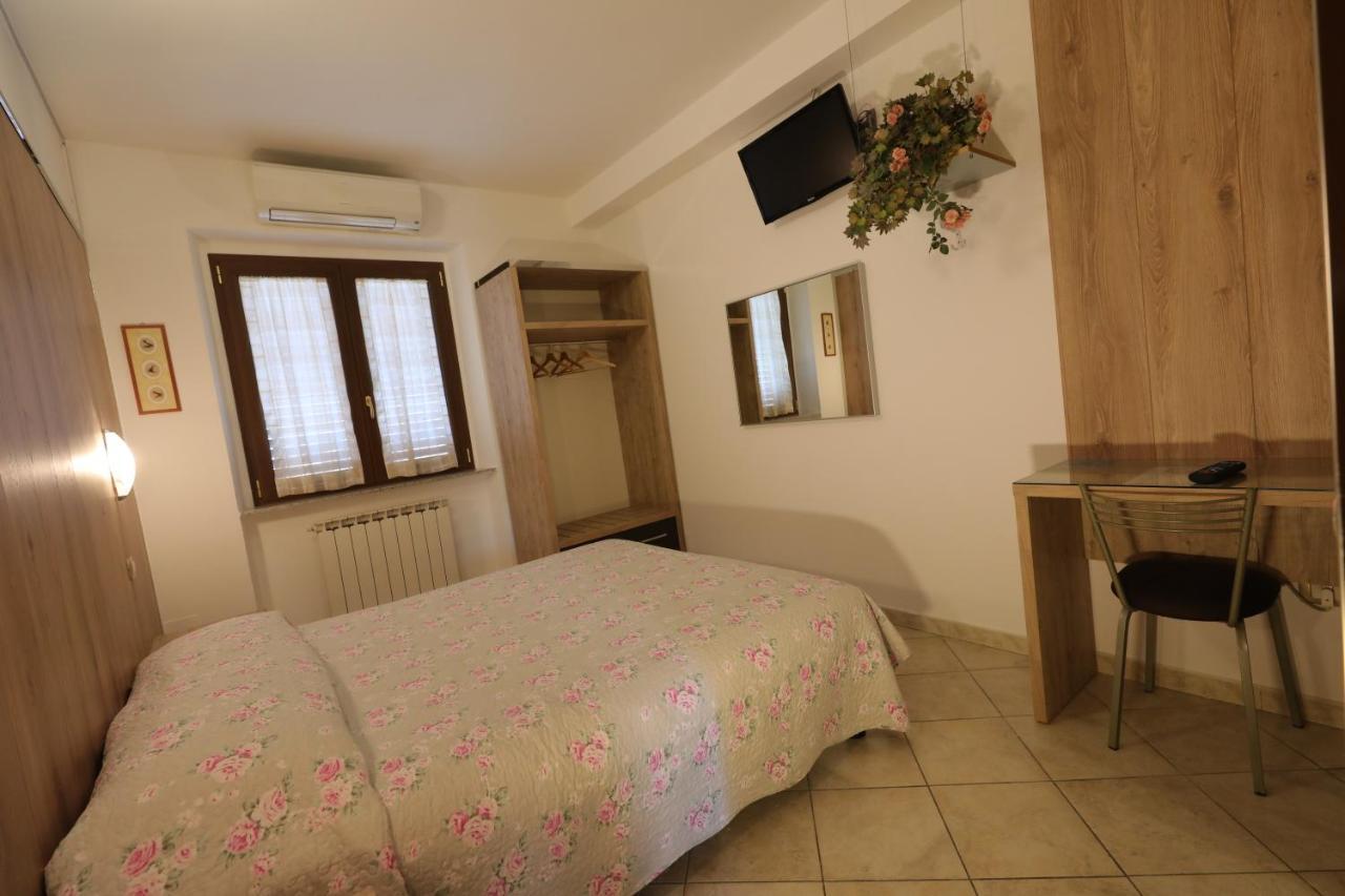 Il Villino Agriturismo B&B Belforte del Chienti ภายนอก รูปภาพ